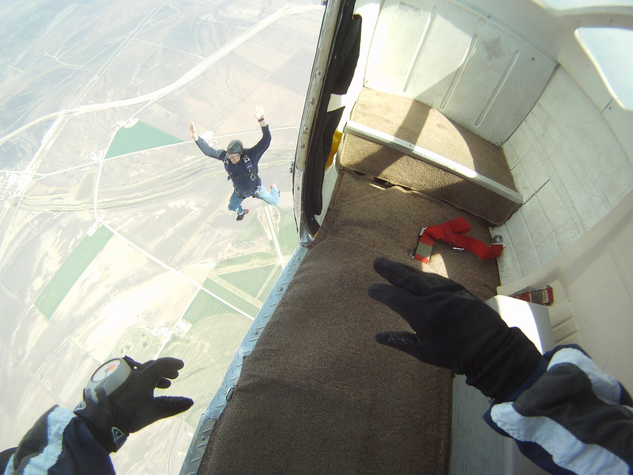 skydiving parachutist jumping free photo