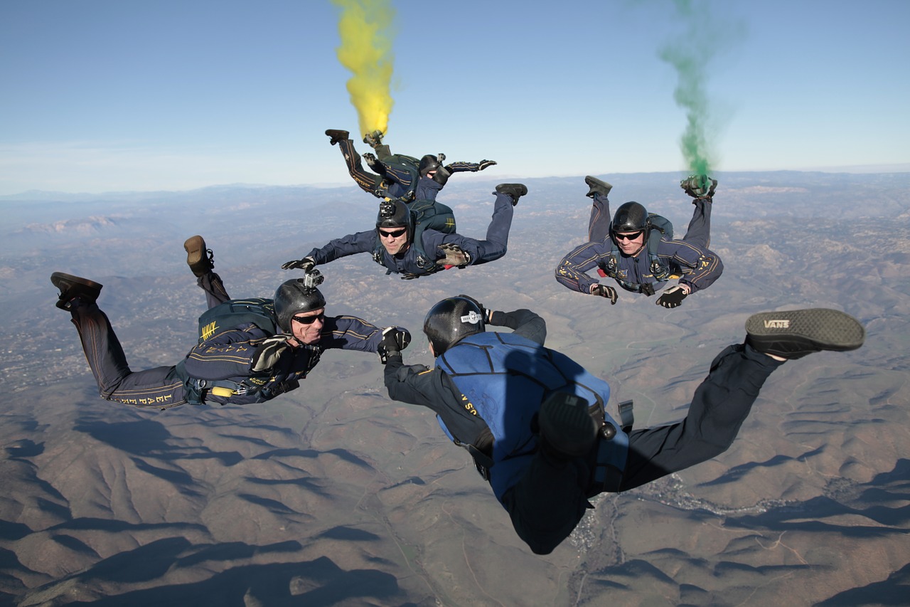 skydiving free fall team free photo