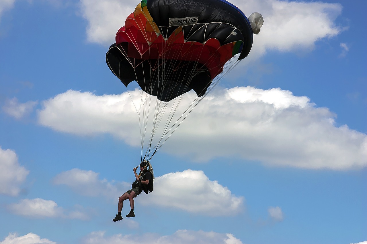 skydiving sport extreme sports free photo