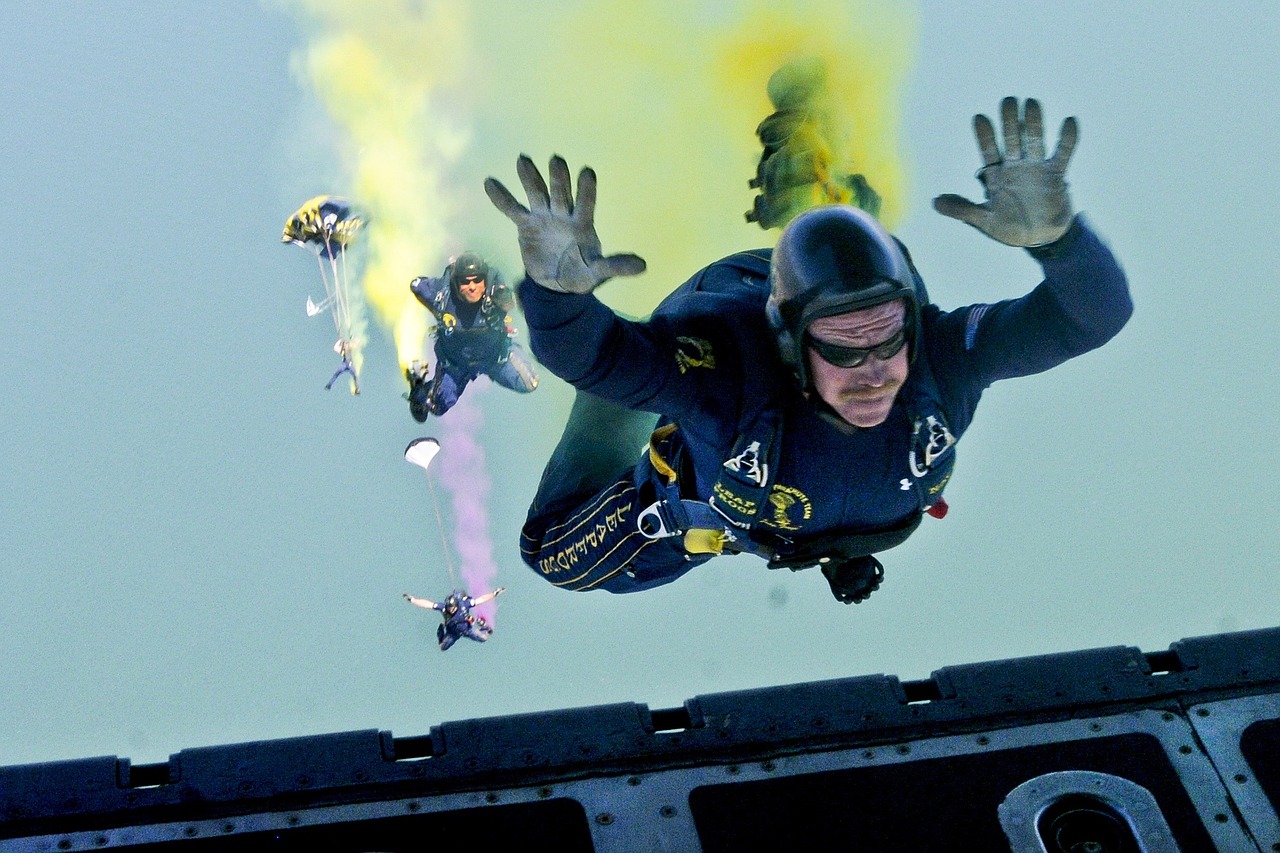 skydiving jump falling free photo