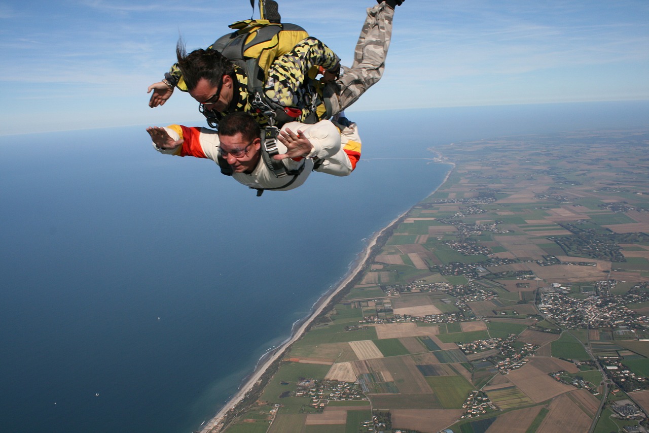 skydiving sport extreme free photo