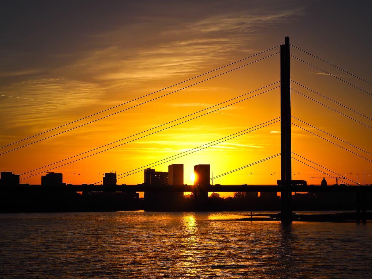 skyline düsseldorf river free photo