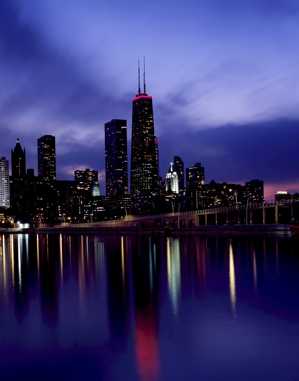 skyline chicago dusk free photo