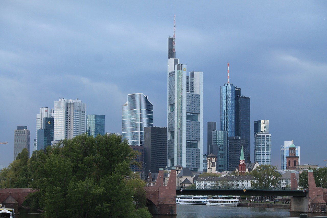 skyline frankfurt mainhattan free photo