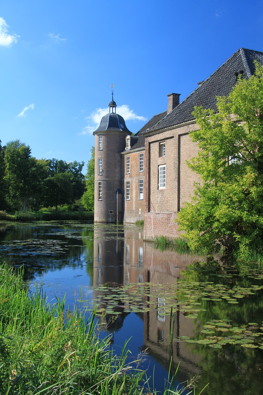 slangenburg castle doetinchem free photo