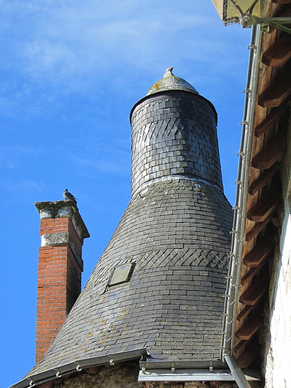 château d'esvres slate roof tower free photo