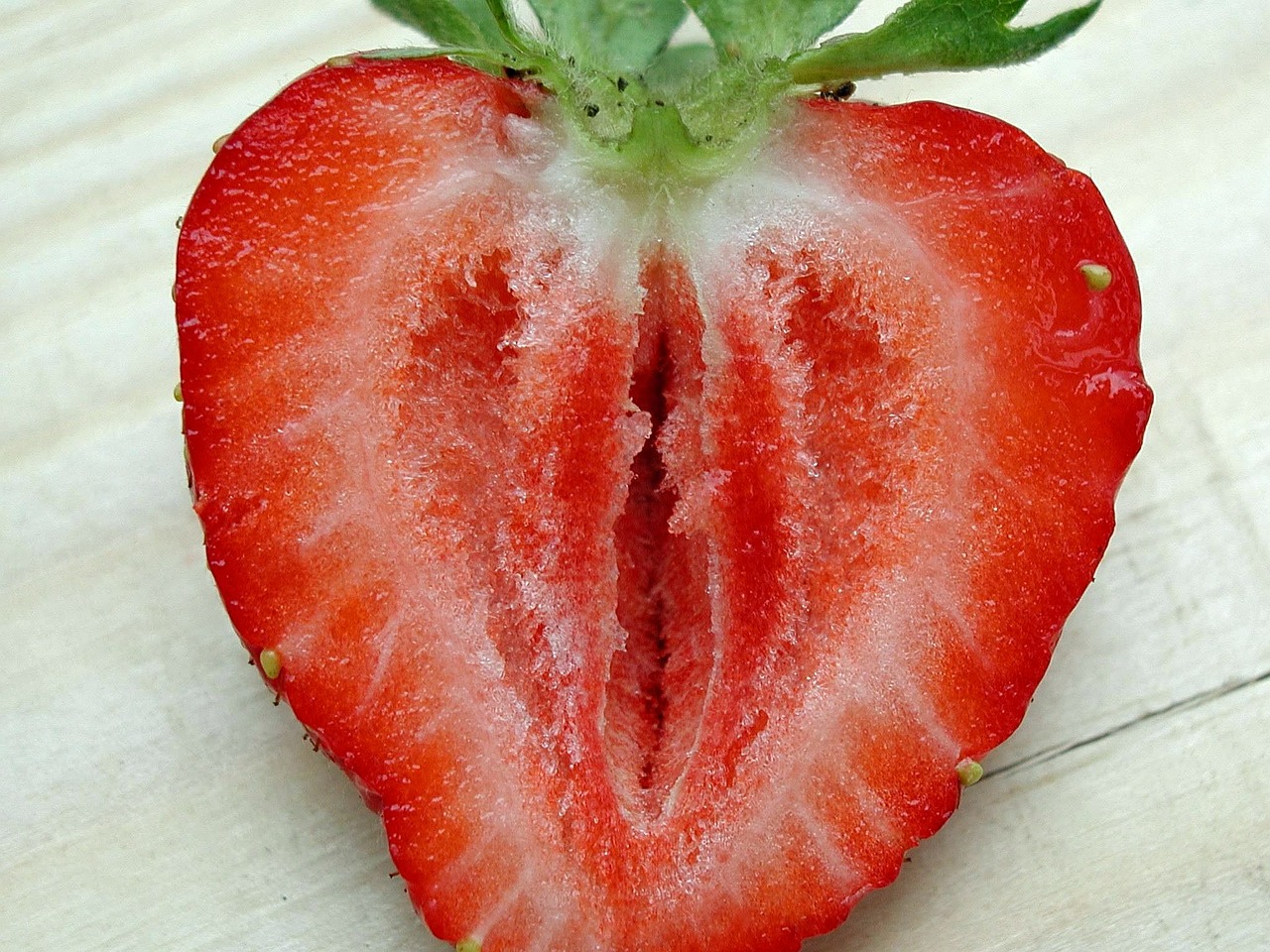 sliced strawberry strawberries free photo