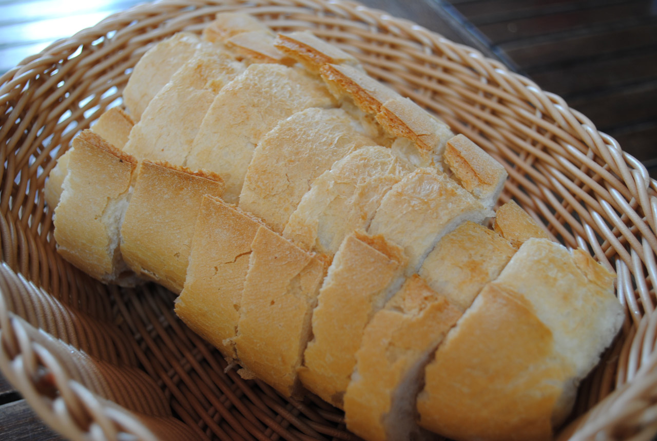 bread basket table free photo