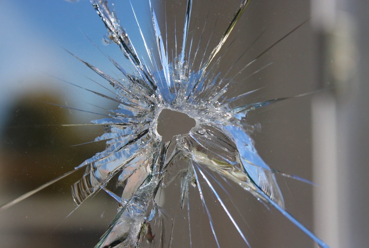 slingshot glass cracking free photo