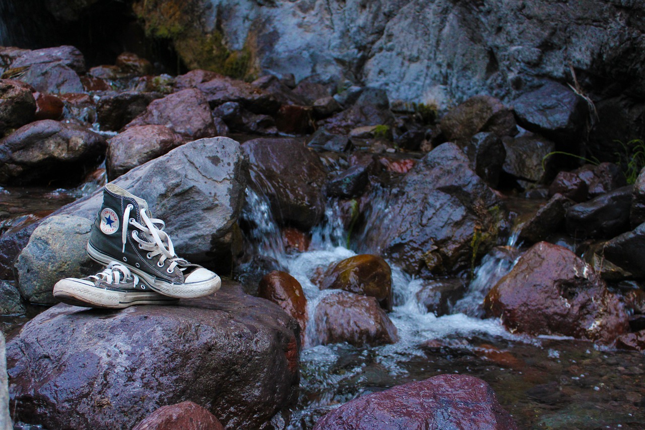 shoes converse rocks free photo