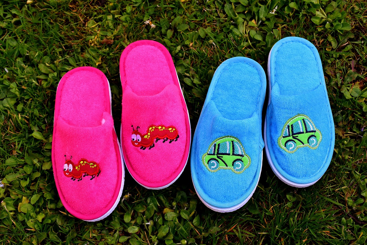 slippers children funny free photo