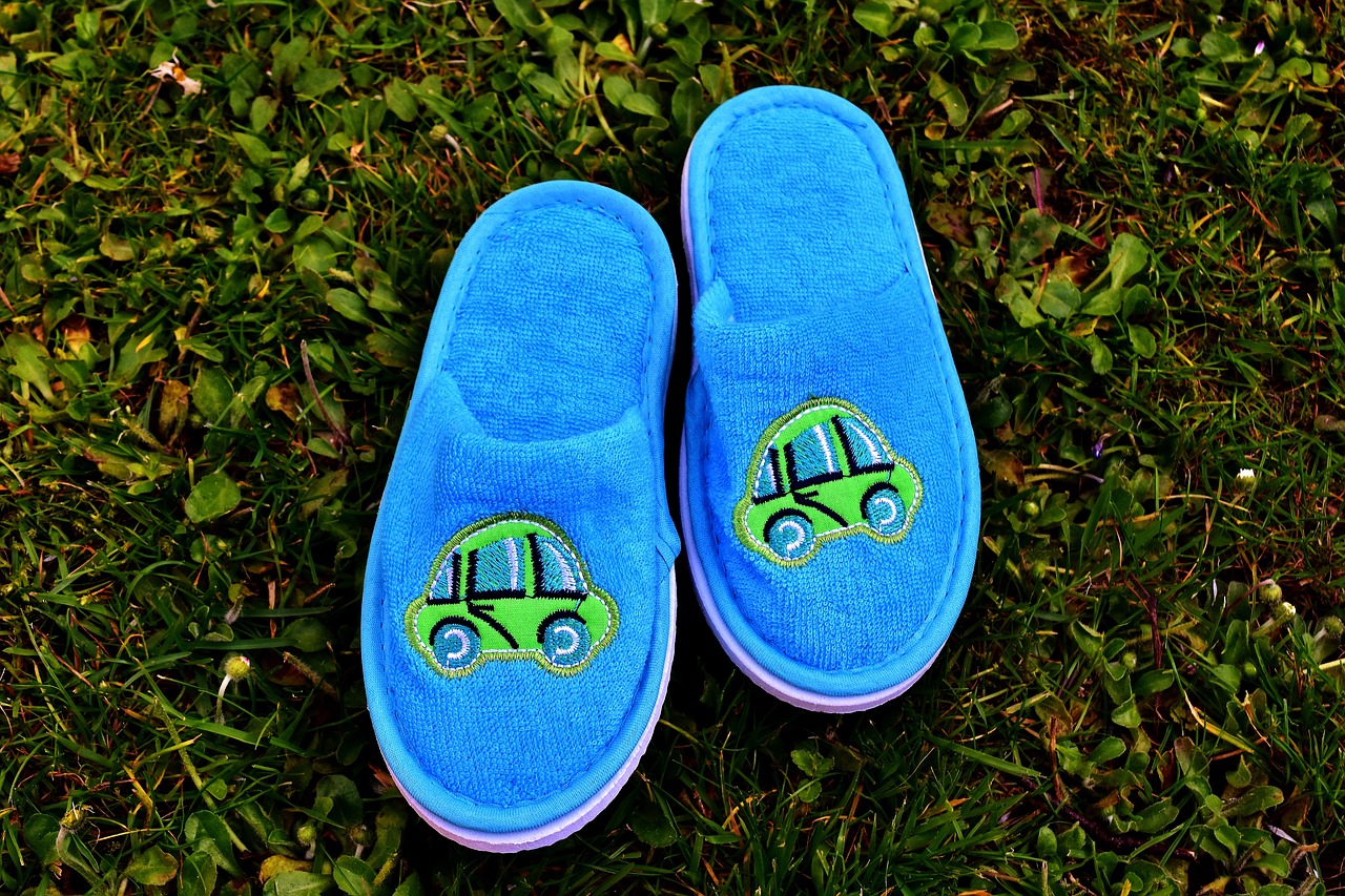 slippers children funny free photo