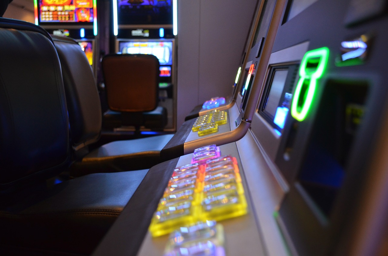 slot machine gambling addiction free photo
