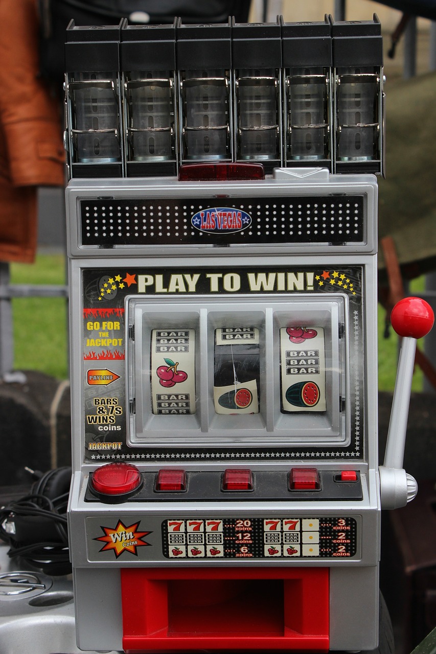 slot machine one armed bandit play free photo