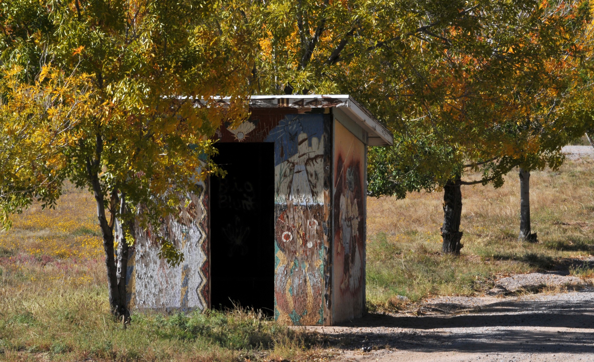 graffiti shack old free photo