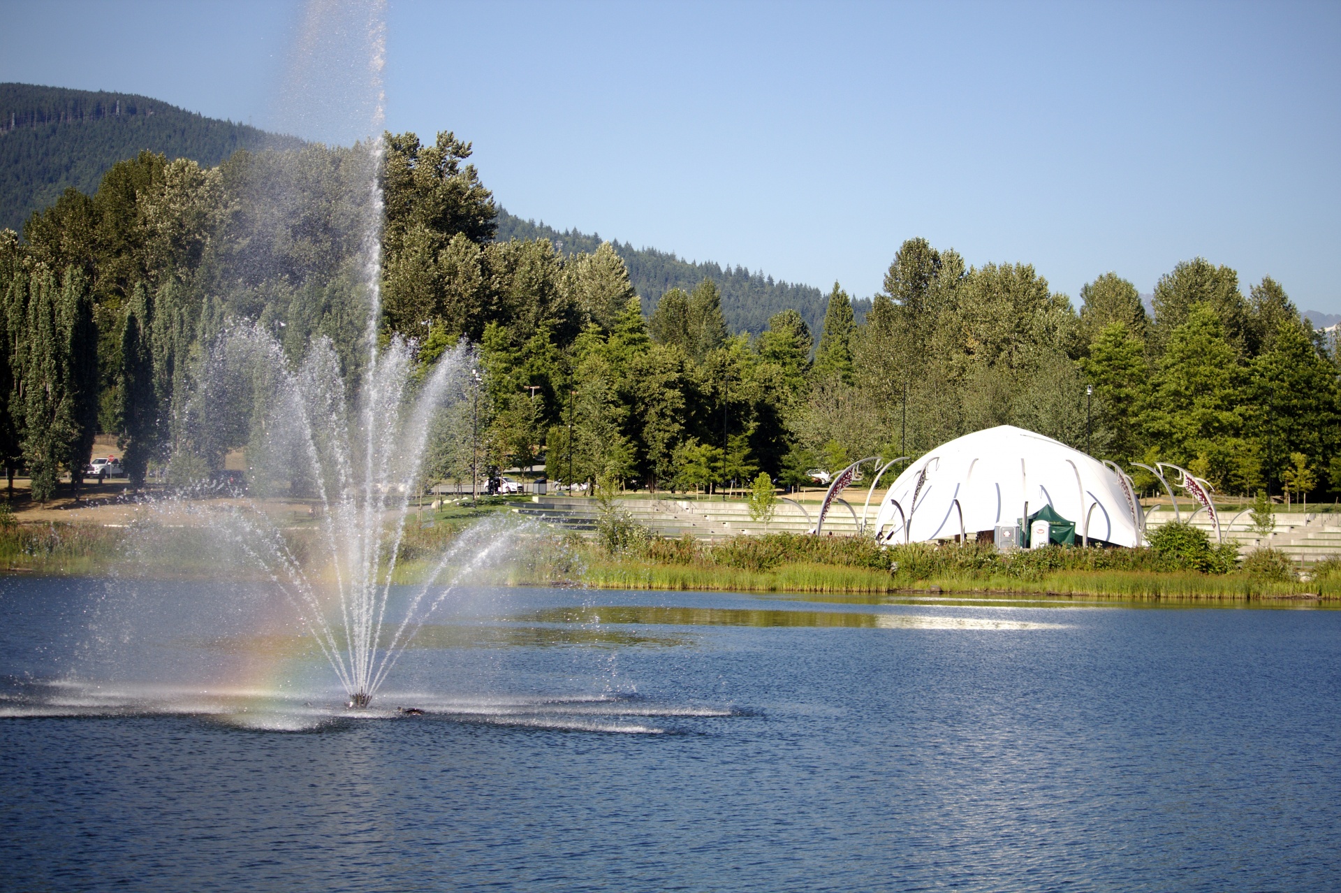 small fountain lake free photo