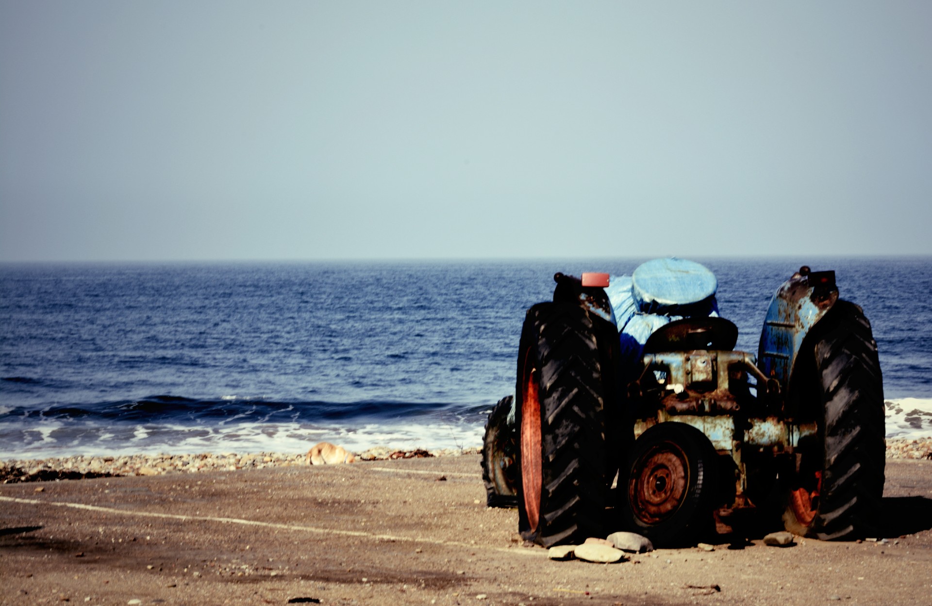 tractor saltburn seaside free photo