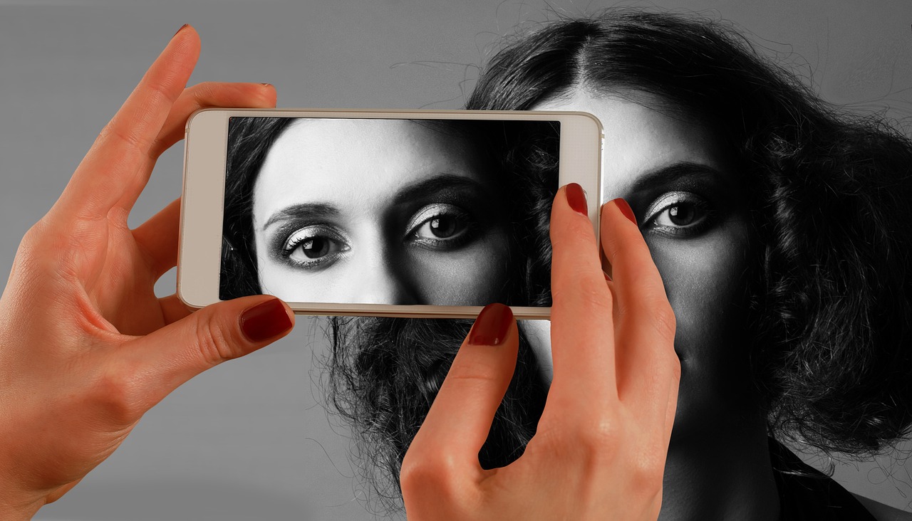 smartphone face woman free photo