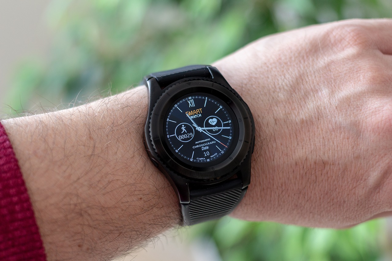 smartwatch  wrist watch  pedometer free photo