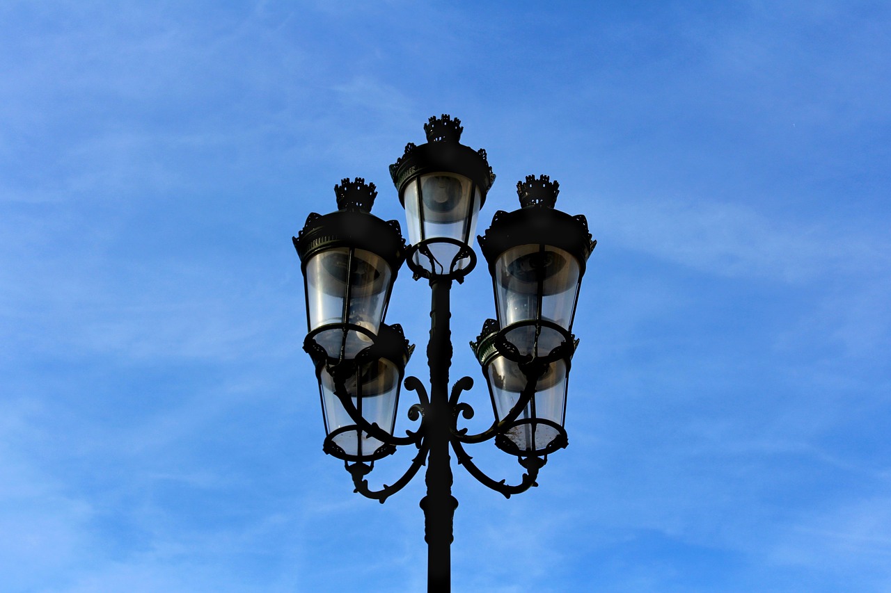 smedejernslampe streetlight street lighting free photo