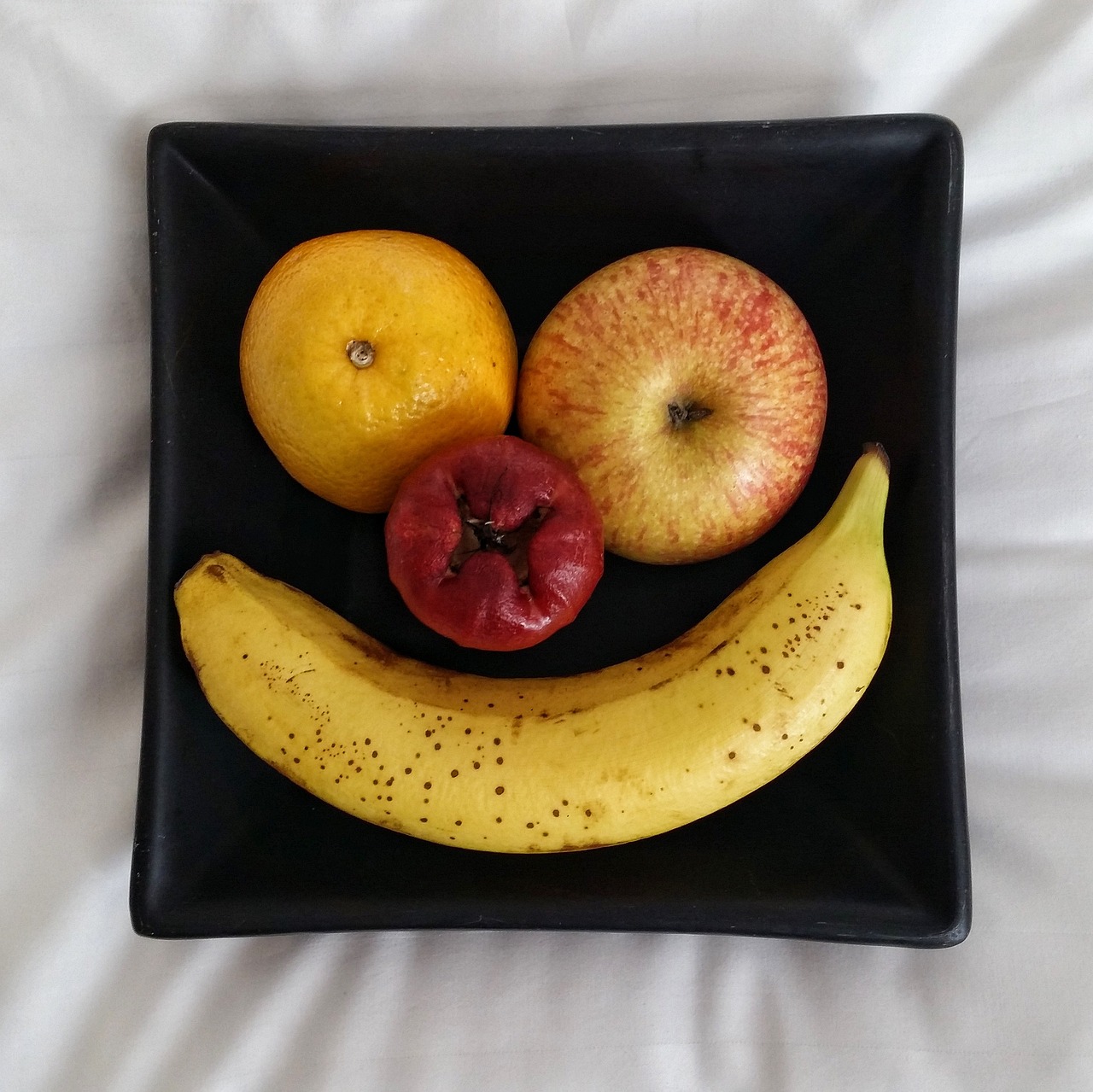 smile fruit plate free photo