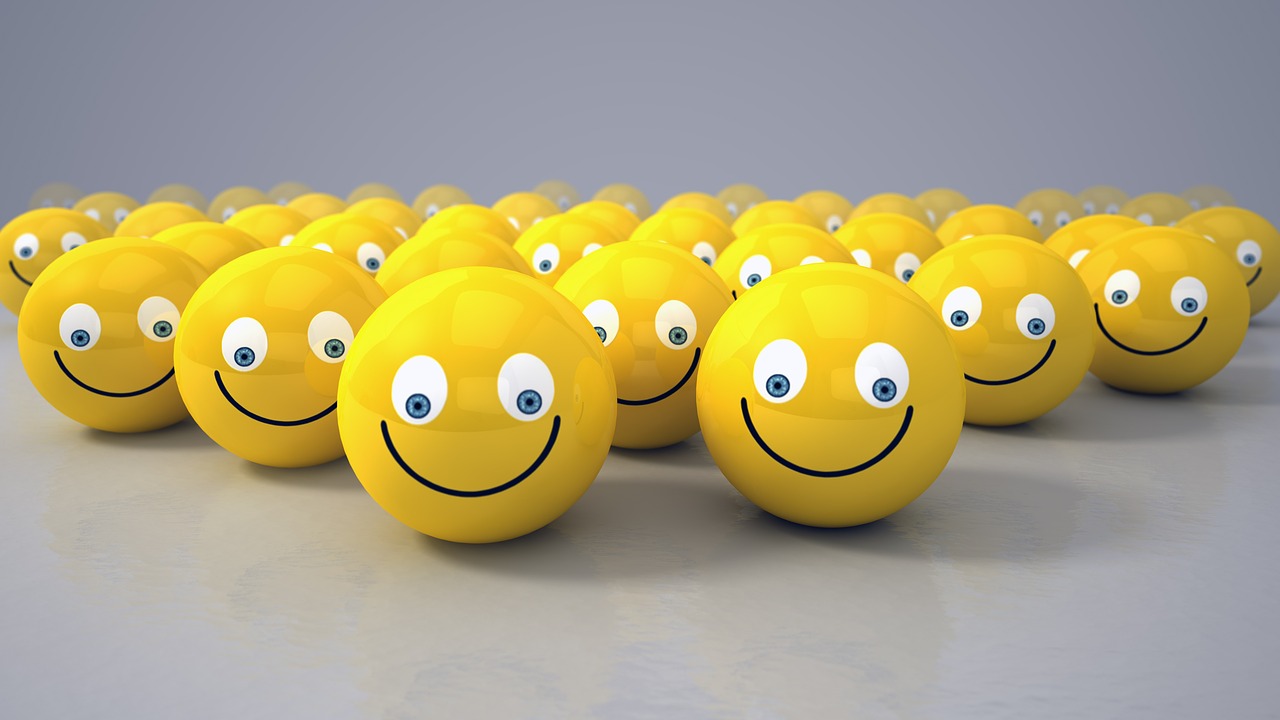 smiley yellow ball free photo