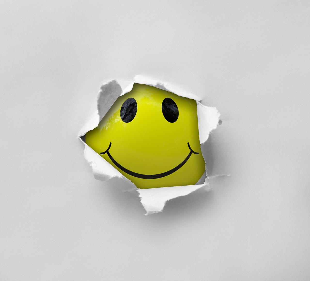 smiley yellow ball free photo