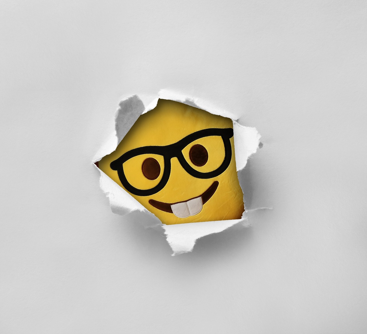 smiley yellow ball free photo