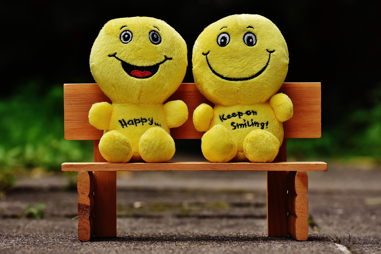 smilies bank sit free photo