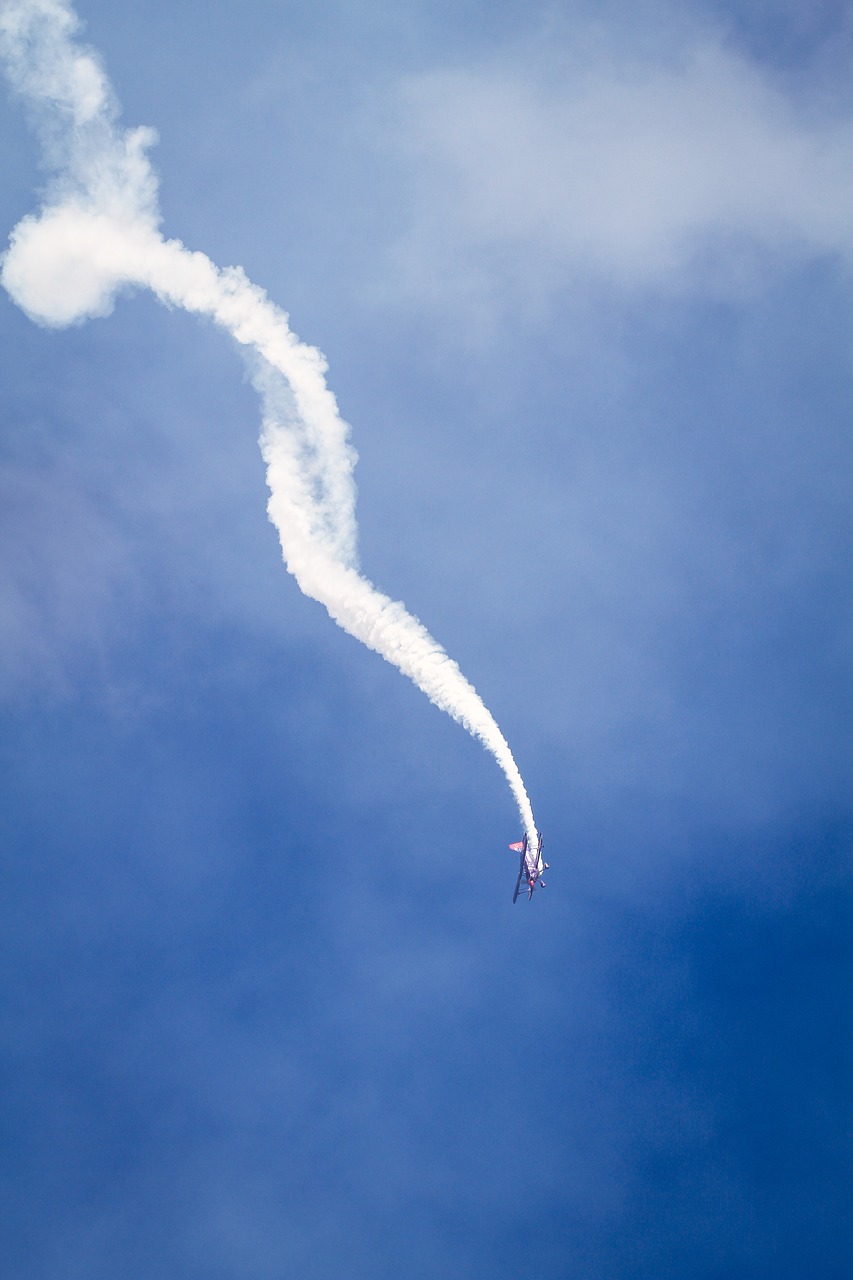 smoke  airplane  sky free photo