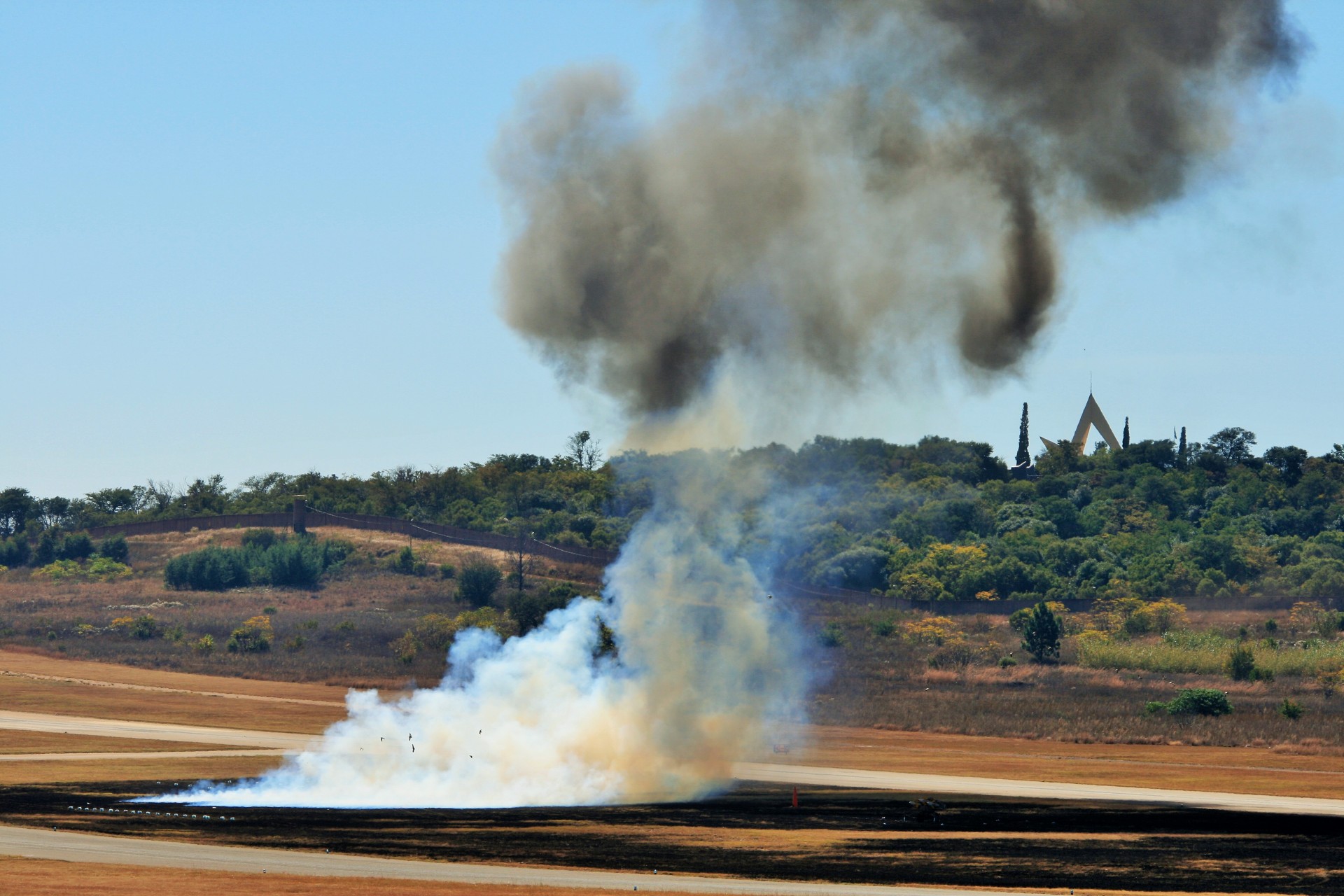 airfield smoke pyrotechnics free photo