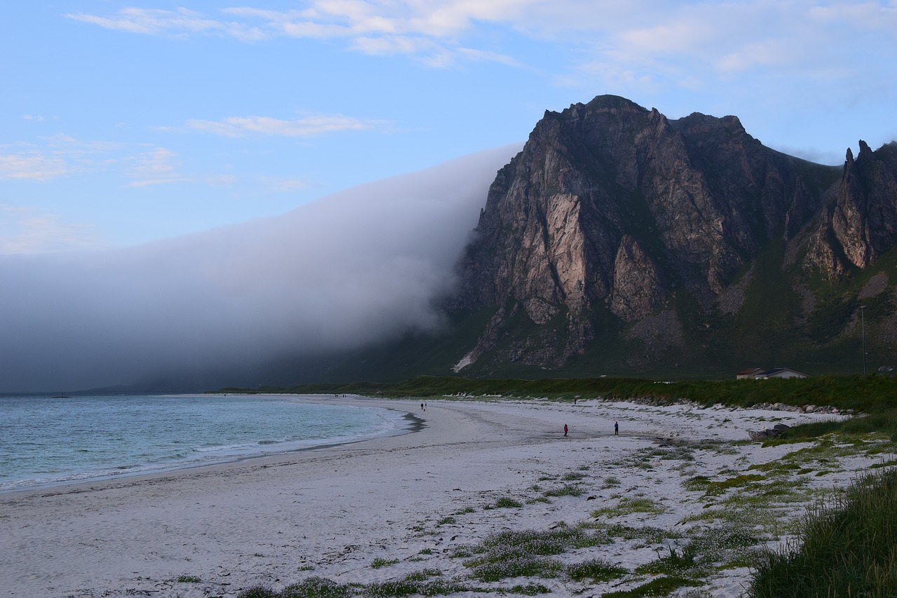 smokescreen rock wall mountains free photo