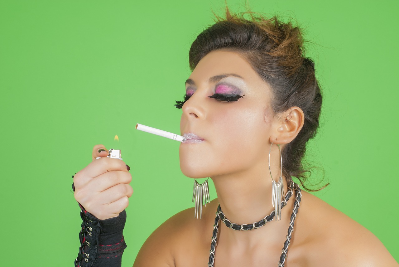 smoking aggressive women free photo