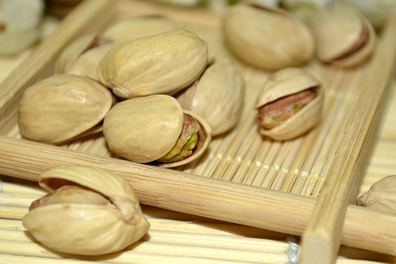 snacks nut pistachio free photo
