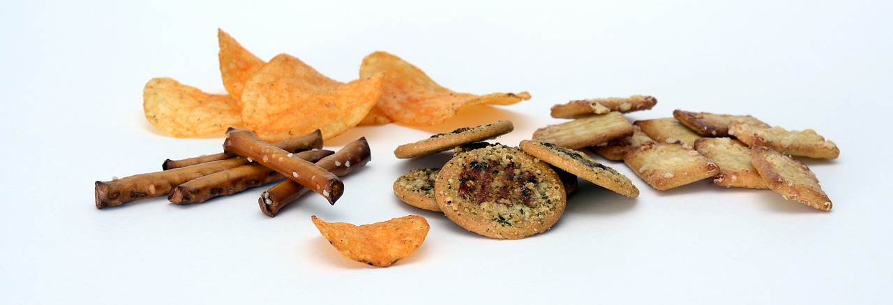 snacks salzstangen chips free photo
