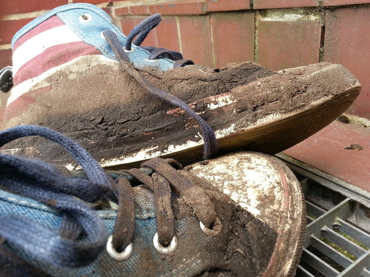 Download free photo of Sneakers,dirt,old,dirty,shoes - from needpix.com