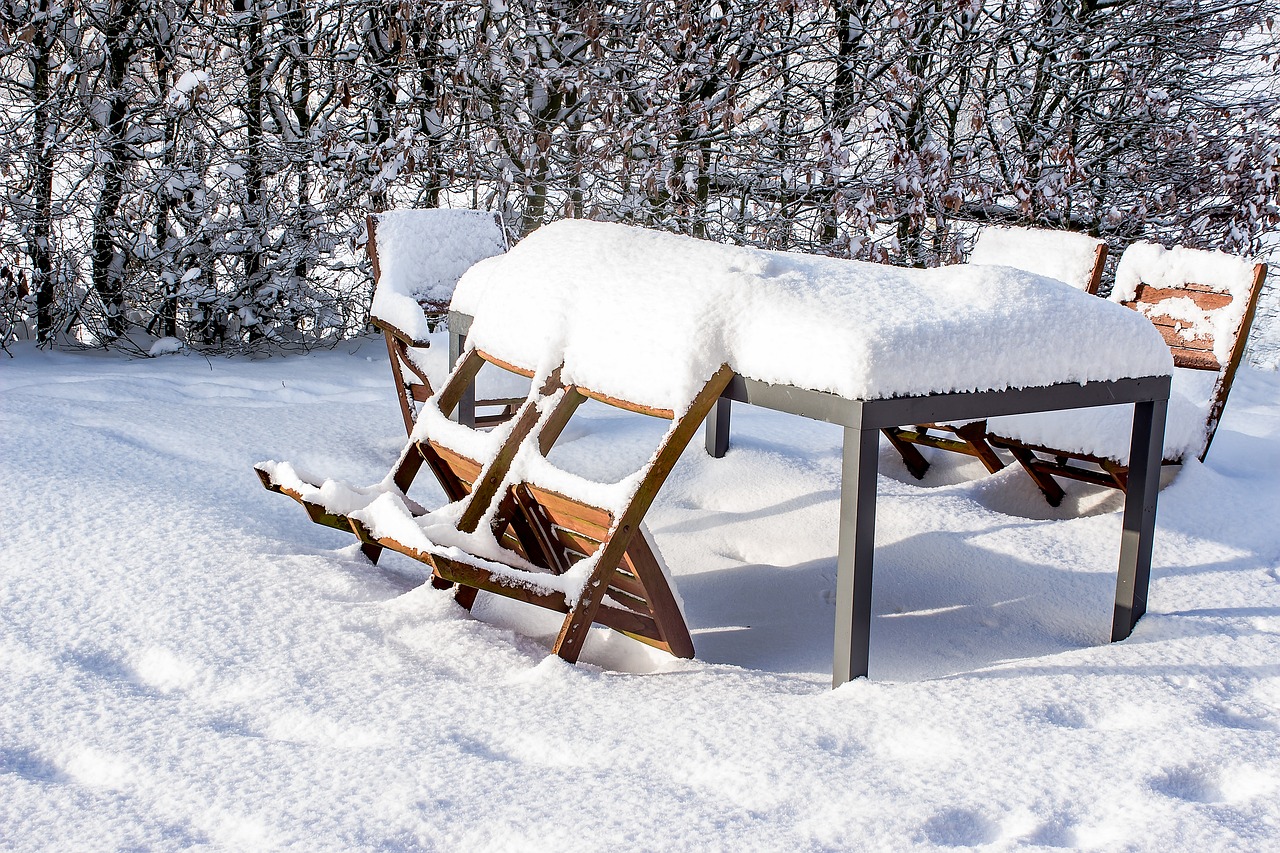 snow table chairs free photo