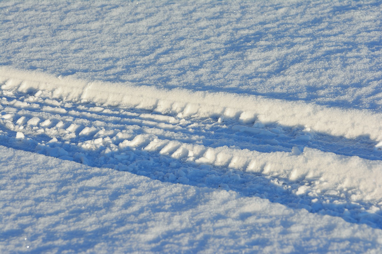 snow snow lane tire track free photo