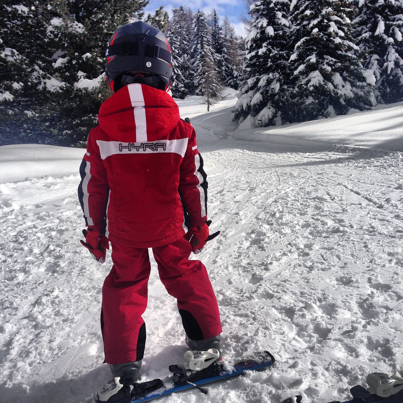 snow child skiing free photo