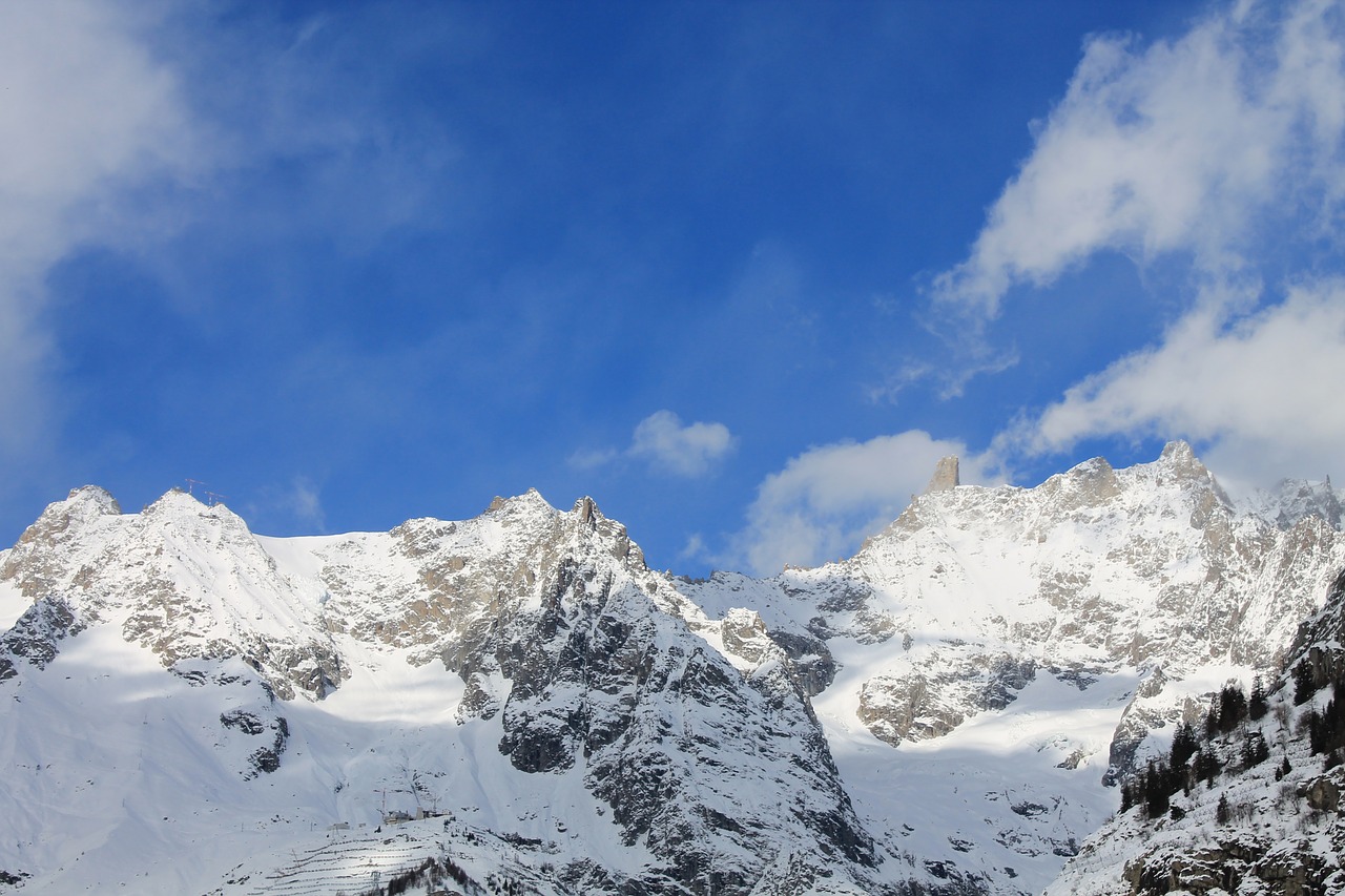 snow  mountain  panoramic free photo