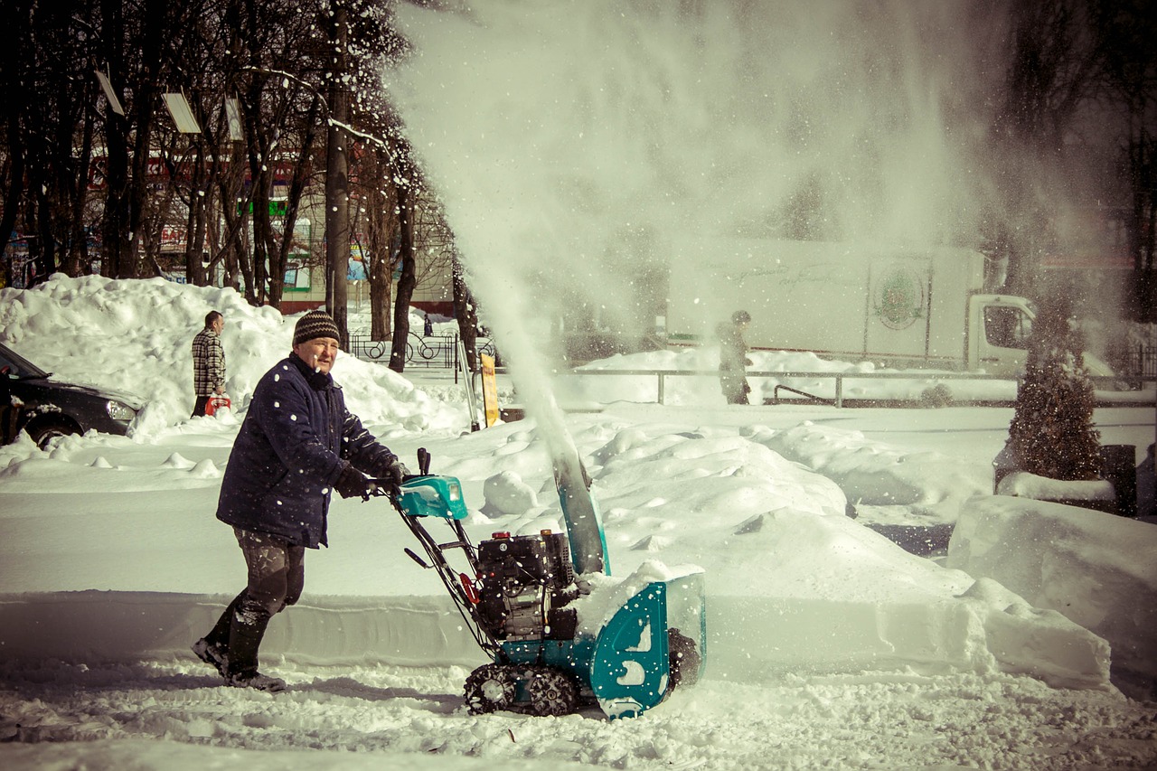 snow  cleaning  man free photo