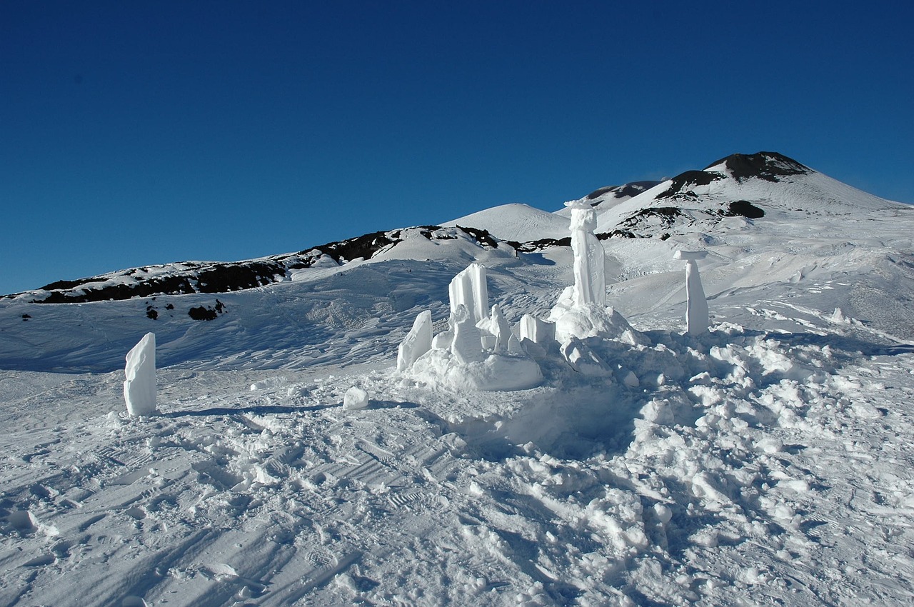 snow mountain sculptures free photo