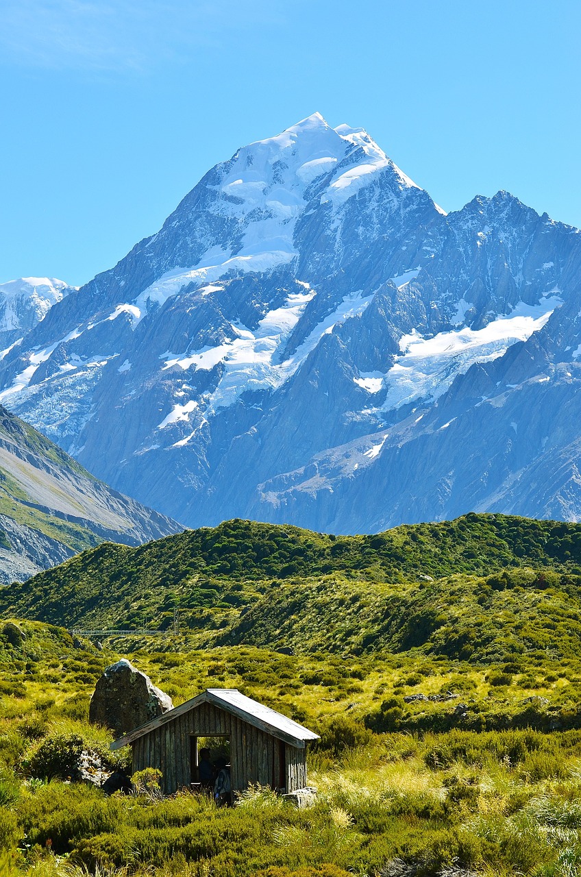 snow mountain the scenery cabin free photo