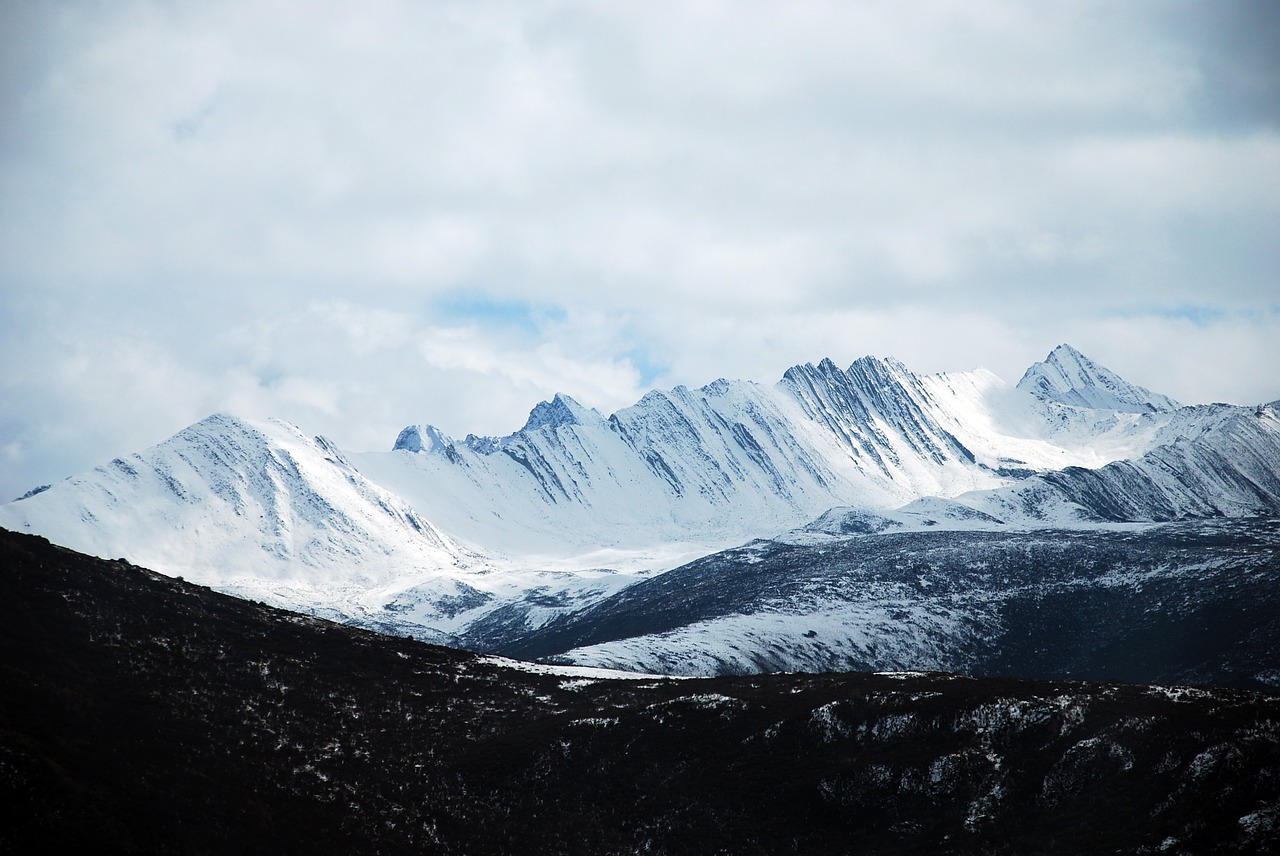 snow mountain the scenery material free photo