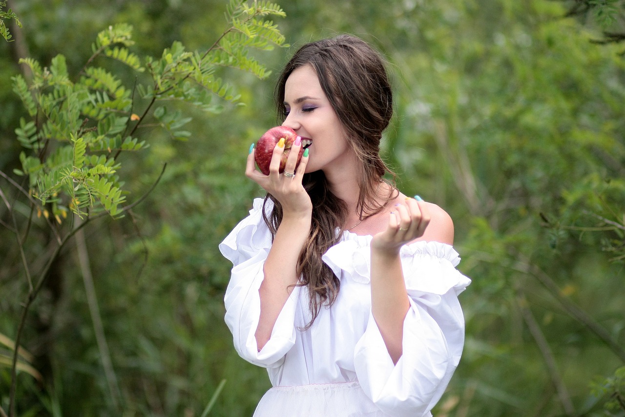 snow white march forest free photo