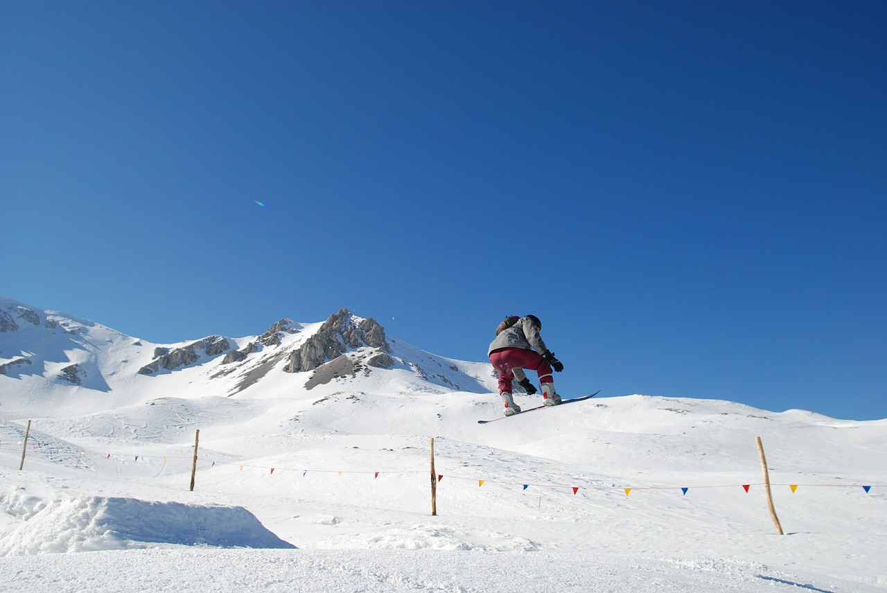 snowboard snow mountain free photo