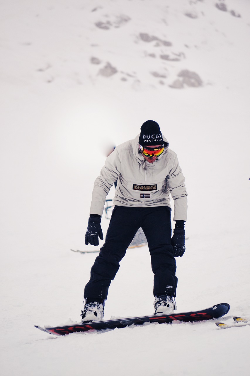 snowboarder snowboard snow free photo