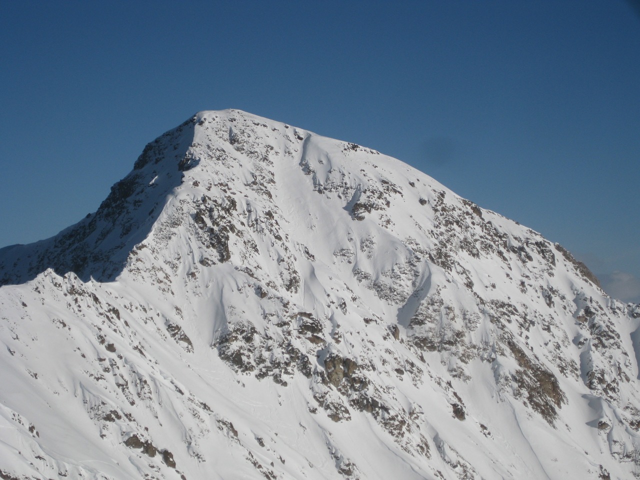 snowcaped mountain mountain high mountains free photo