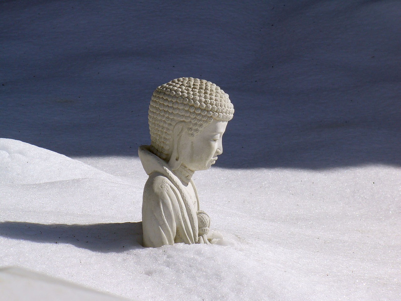 snowdrift icon statute free photo