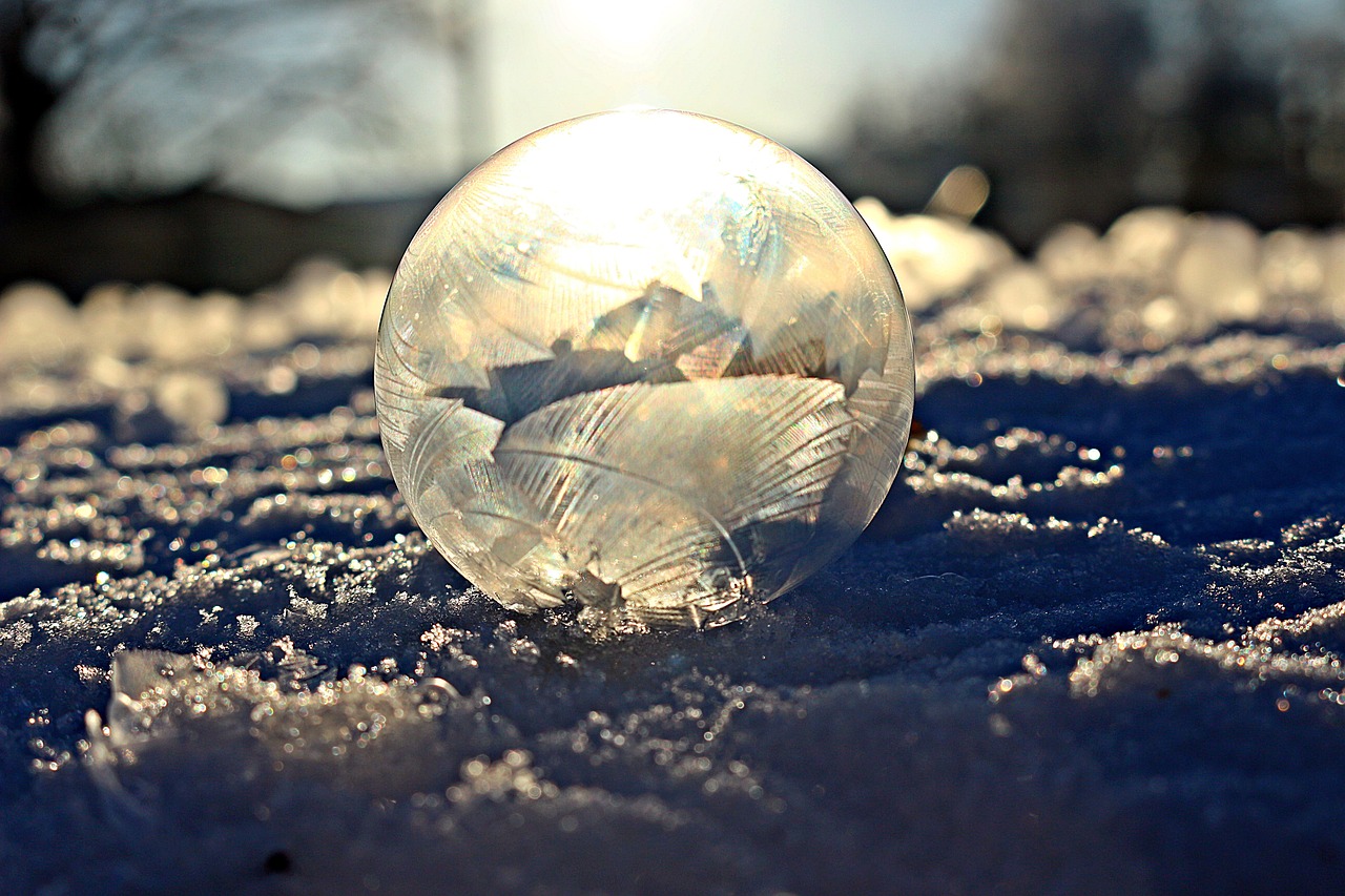 soap bubble eiskristalle sun free photo